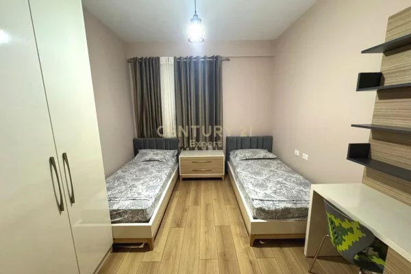 Shtepi me qera Apartament ne Tirane, 2+1, Mobilimi E mobiluar, Pagesa 1,000  Euro.