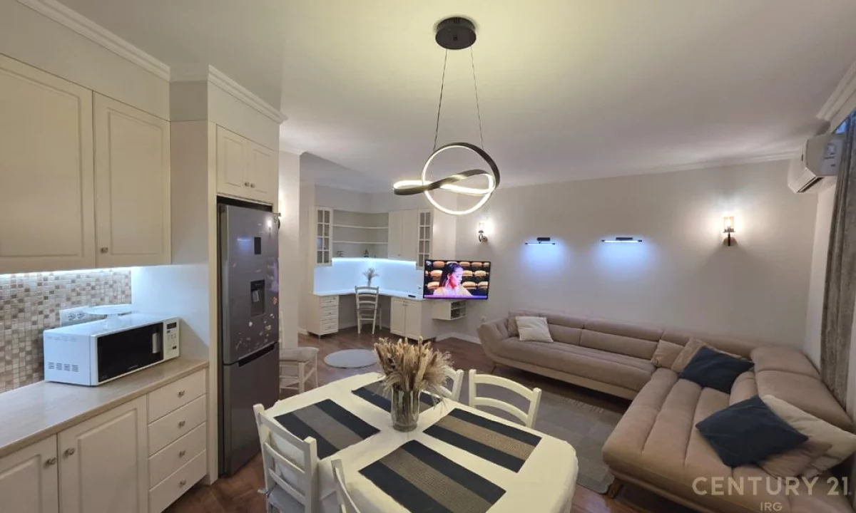 Shtepi me qera Apartament ne Tirane, 3+1, Mobilimi E mobiluar, Pagesa 900  Euro.