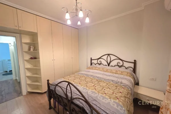 Shtepi me qera Apartament ne Tirane, 3+1, Mobilimi E mobiluar, Pagesa 900  Euro.