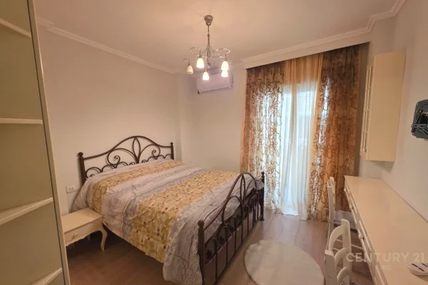 Shtepi me qera Apartament ne Tirane, 3+1, Mobilimi E mobiluar, Pagesa 900  Euro.