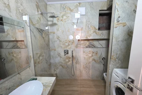 Shtepi me qera Apartament ne Tirane, 3+1, Mobilimi E mobiluar, Pagesa 900  Euro.