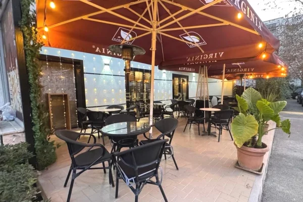 SHITET AMBIENT KOMERCIAL DHE BIZNES BAR PICERI NE DON BOSKO!