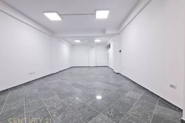 Japim me qira ambjent komercial 250 m, ne Yzberish!