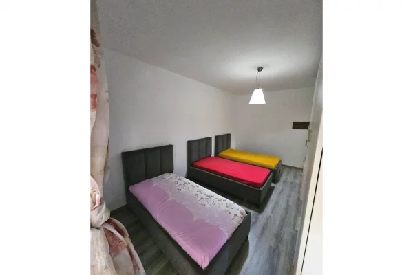 Shtepi me qera Apartament ne Tirane, 2+1, Mobilimi E mobiluar, Pagesa 700  Euro.