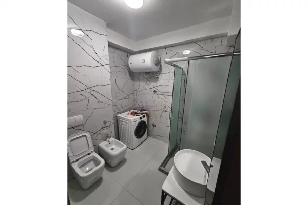 Shtepi me qera Apartament ne Tirane, 2+1, Mobilimi E mobiluar, Pagesa 700  Euro.