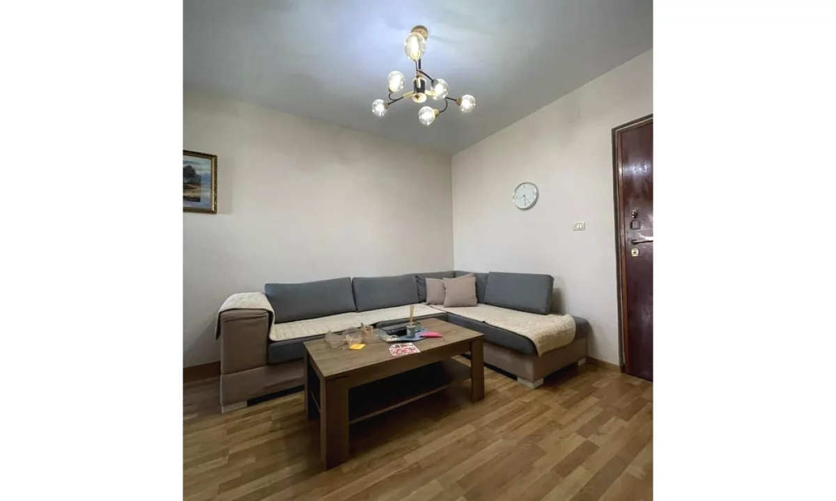 Shtepi me qera Apartament ne Tirane, 2+1, Mobilimi E mobiluar, Pagesa 55,000  Leke.