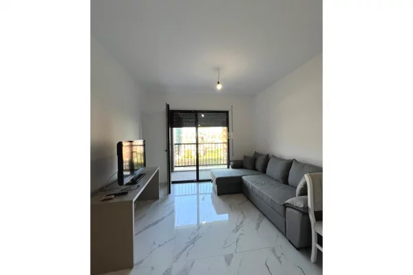 Shtepi me qera Apartament ne Tirane, 2+1, Mobilimi E mobiluar, Pagesa 700  Euro.