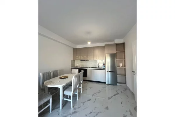 Shtepi me qera Apartament ne Tirane, 2+1, Mobilimi E mobiluar, Pagesa 700  Euro.