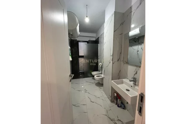 Shtepi me qera Apartament ne Tirane, 2+1, Mobilimi E mobiluar, Pagesa 700  Euro.