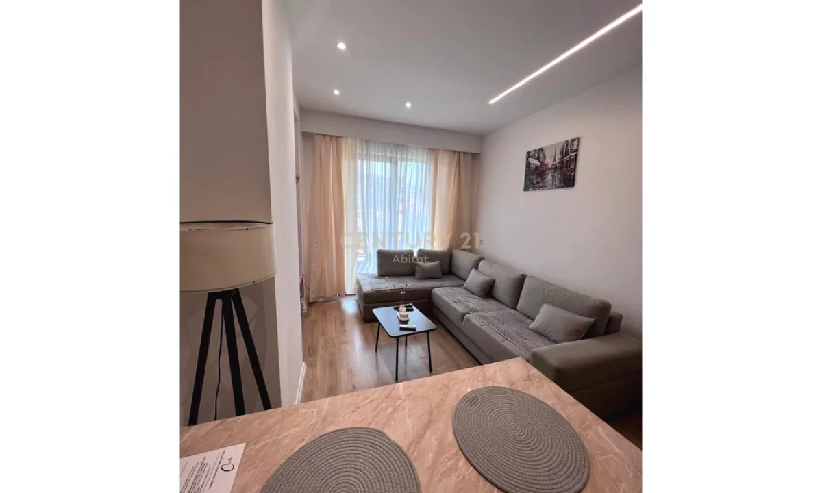 Shtepi me qera Apartament ne Tirane, 1+1, Mobilimi E mobiluar, Pagesa 650  Euro.