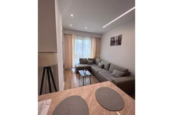 APARTAMENT 1+1 ME QIRA| MYSLYM SHYRI- pranë Rrugës së Kavajës