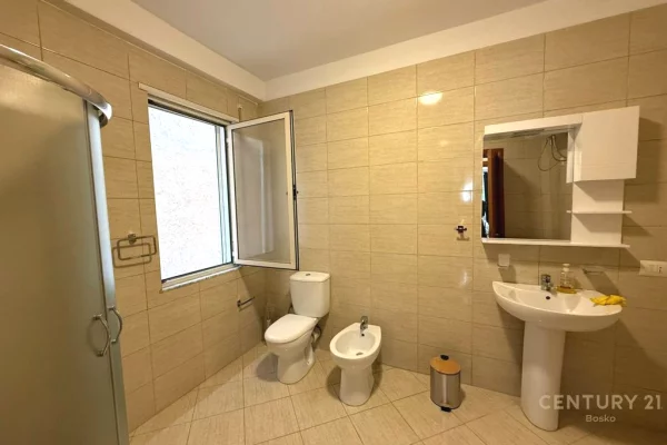 Shtepi me qera Apartament ne Tirane, 1+1, Mobilimi E mobiluar, Pagesa 500  Euro.