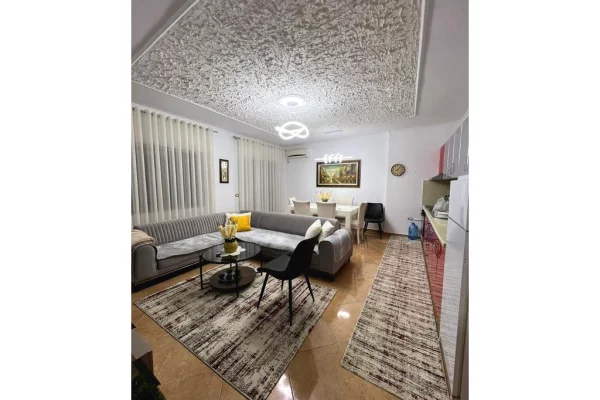 Shtepi me qera Apartament ne Tirane, 2+1, Mobilimi E mobiluar, Pagesa 70,000  Leke.