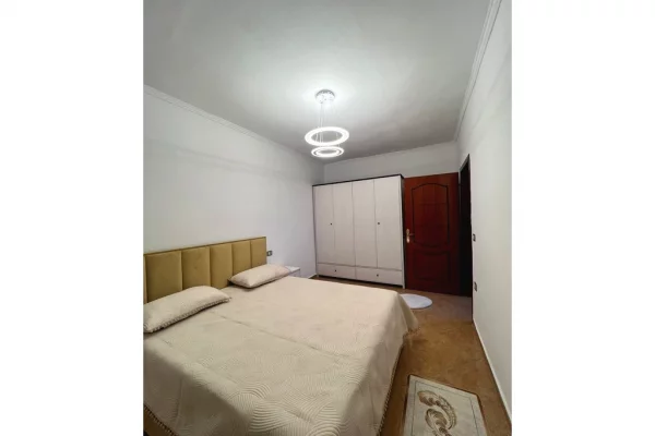 Shtepi me qera Apartament ne Tirane, 2+1, Mobilimi E mobiluar, Pagesa 70,000  Leke.