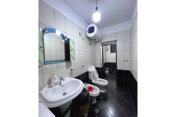 Shtepi me qera Apartament ne Tirane, 2+1, Mobilimi E mobiluar, Pagesa 70,000  Leke.