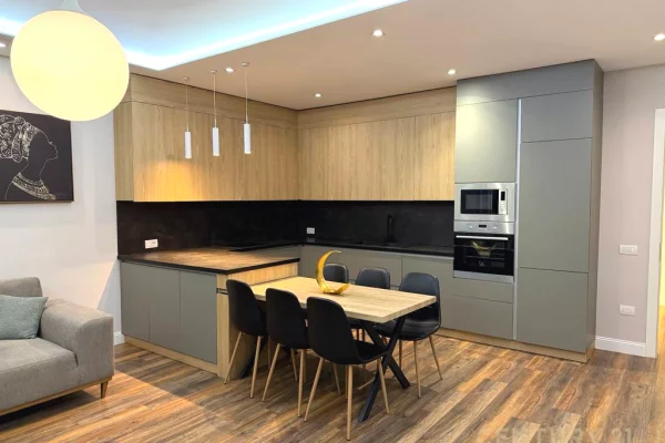 Shtepi me qera Vila Luksoze ne Tirane, 4+1, Mobilimi E mobiluar, Pagesa 3,000  Euro.