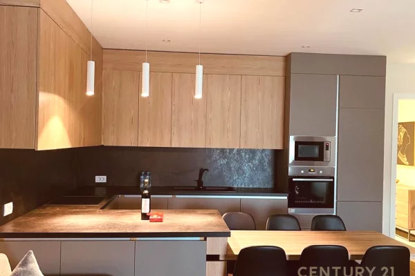 Shtepi me qera Vila Luksoze ne Tirane, 4+1, Mobilimi E mobiluar, Pagesa 3,000  Euro.