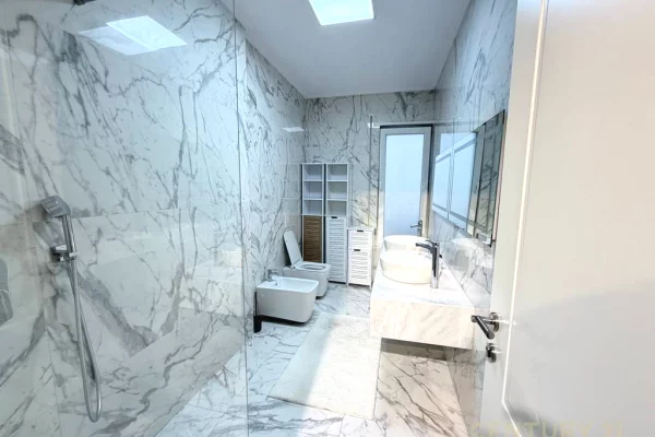 Shtepi me qera Vila Luksoze ne Tirane, 4+1, Mobilimi E mobiluar, Pagesa 3,000  Euro.