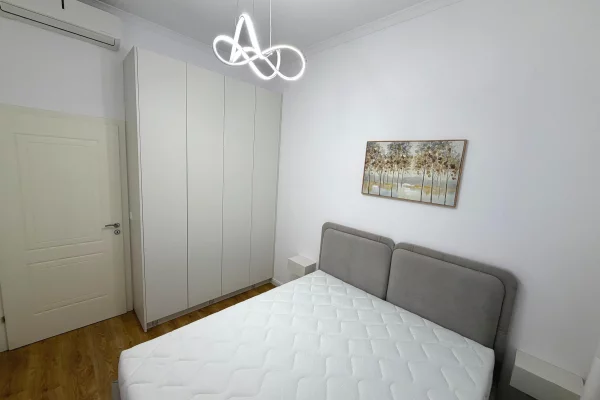 Shtepi ne shitje Apartament ne Tirane, 2+1, Mobilimi E mobiluar, Pagesa 169,000  Euro.