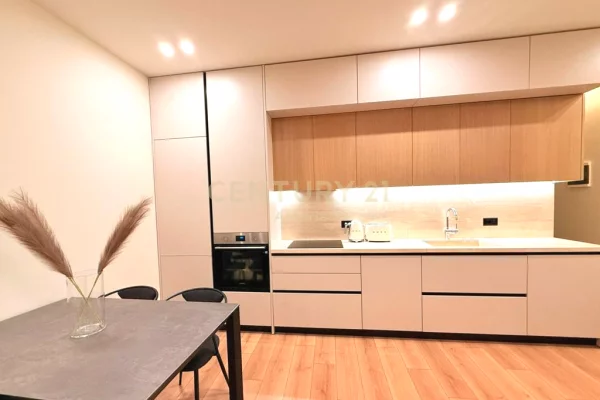 Shtepi me qera Apartament ne Tirane, 2+1, Mobilimi E mobiluar, Pagesa 1,800  Euro.