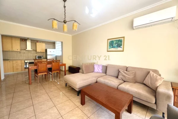 Shtepi me qera 2+1 ne Tirane - 800 Euro