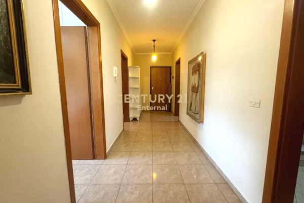 Shtepi me qera Apartament ne Tirane, 2+1, Mobilimi E mobiluar, Pagesa 800  Euro.