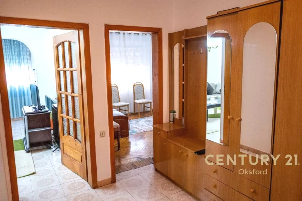 Shtepi me qera Apartament ne Tirane, 3+1, Mobilimi E mobiluar, Pagesa 670  Euro.