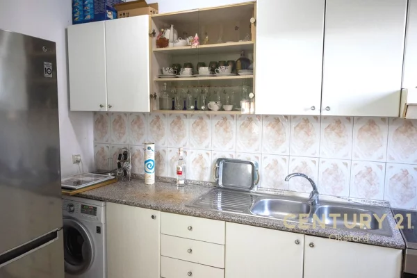 Shtepi me qera Apartament ne Tirane, 3+1, Mobilimi E mobiluar, Pagesa 670  Euro.