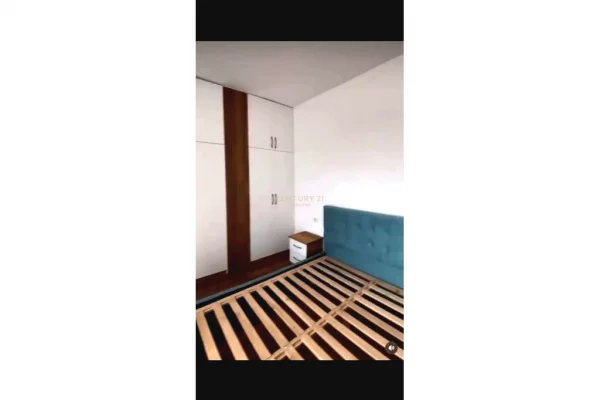 Shtepi ne shitje Apartament ne Tirane, 2+1, Mobilimi E mobiluar, Pagesa 168,000  Euro.