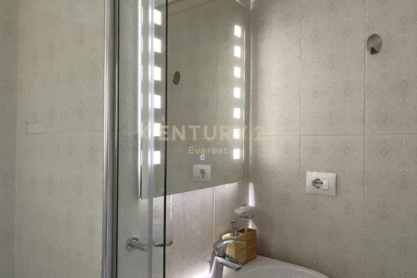 Appartamento in affitto a Tirana 2+1, Arredato