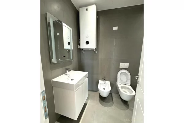 Ambjent per zyre ose per banim me qira ne Lake View