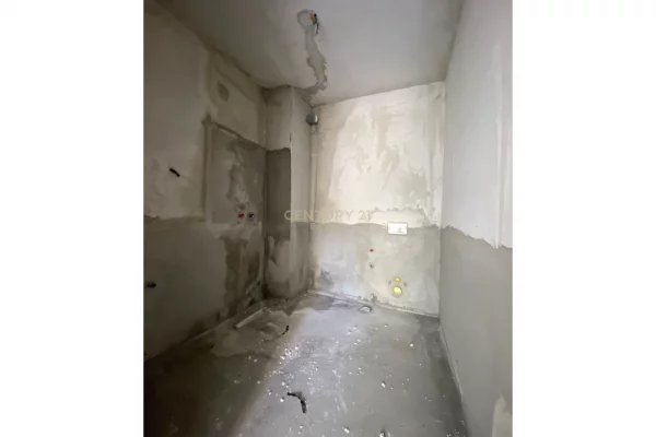 Apartment for sale in Tirana 2+1, Emty