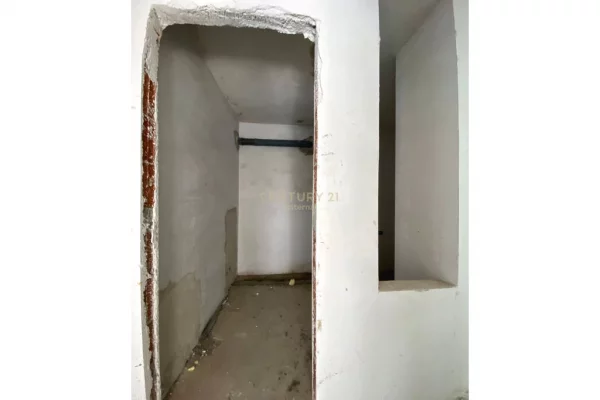 Apartment for sale in Tirana 2+1, Emty