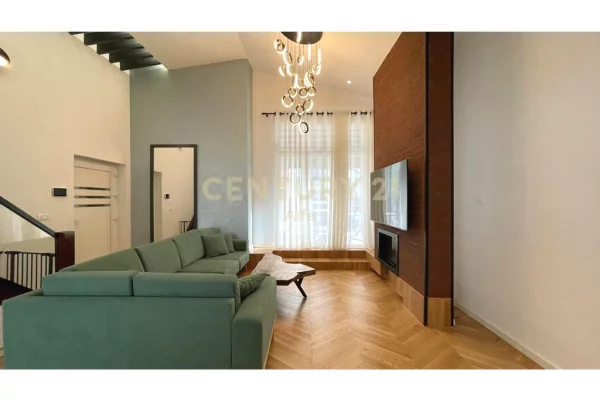 Shtepi me qera 3+1 ne Tirane - 2,200 Euro