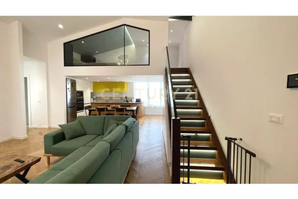 Shtepi me qera 3+1 ne Tirane - 2,200 Euro