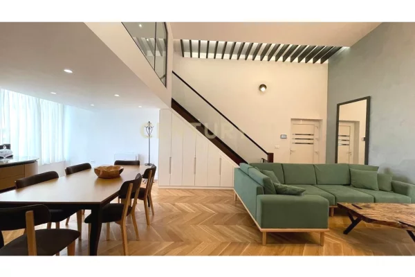 Shtepi me qera Apartament ne Tirane, 3+1, Mobilimi E mobiluar, Pagesa 2,200  Euro.