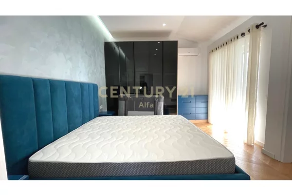 Shtepi me qera Apartament ne Tirane, 3+1, Mobilimi E mobiluar, Pagesa 2,200  Euro.