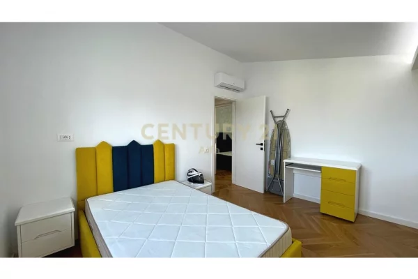 Shtepi me qera Apartament ne Tirane, 3+1, Mobilimi E mobiluar, Pagesa 2,200  Euro.