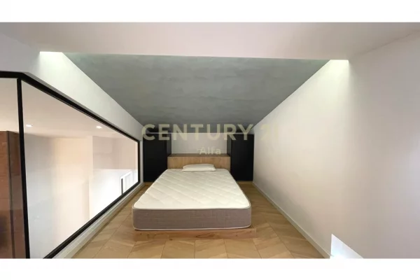 Shtepi me qera Apartament ne Tirane, 3+1, Mobilimi E mobiluar, Pagesa 2,200  Euro.