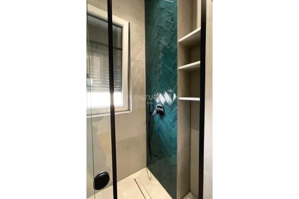 Shtepi me qera Apartament ne Tirane, 3+1, Mobilimi E mobiluar, Pagesa 2,200  Euro.