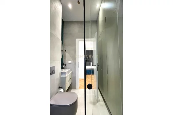 Shtepi me qera Apartament ne Tirane, 3+1, Mobilimi E mobiluar, Pagesa 2,200  Euro.