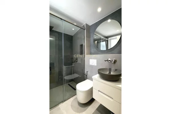 Shtepi me qera Apartament ne Tirane, 3+1, Mobilimi E mobiluar, Pagesa 2,200  Euro.