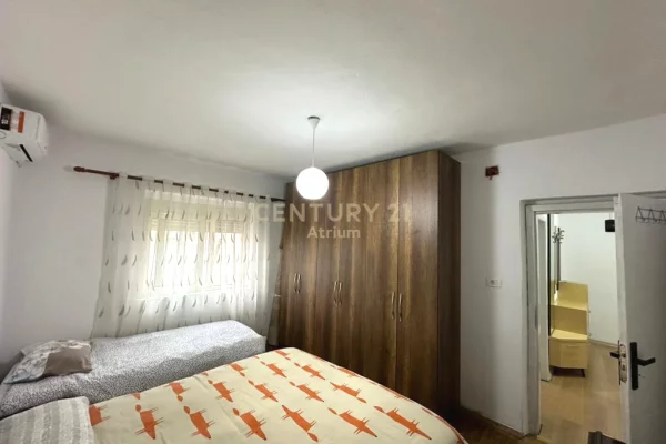 Shtepi me qera Apartament ne Tirane, 2+1, Mobilimi E mobiluar, Pagesa 55,000  Leke.