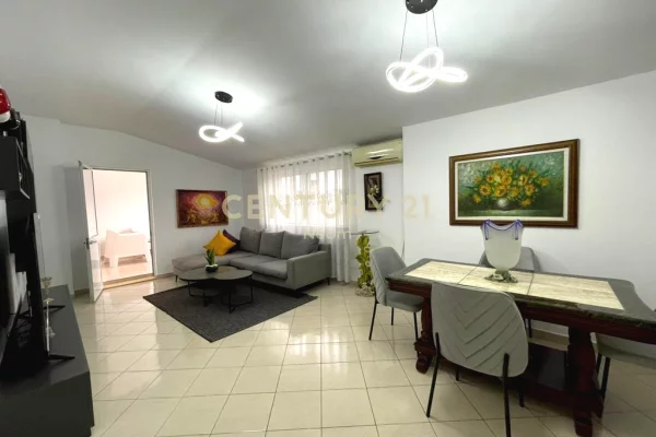 Shtepi me qera 2+1 ne Tirane - 750 Euro