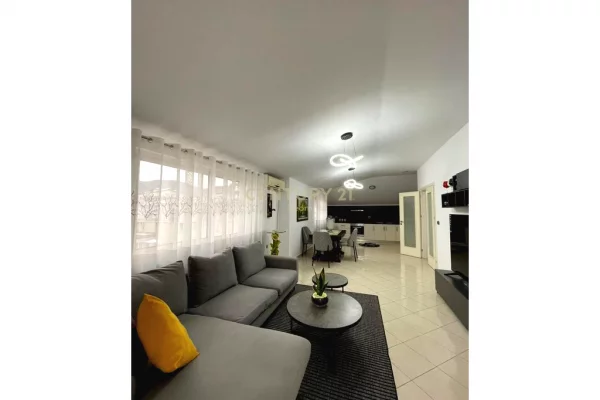 Shtepi me qera 2+1 ne Tirane - 750 Euro