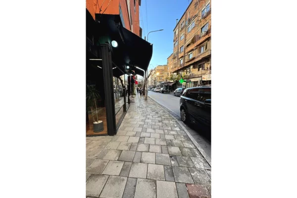 Ambient biznesi me qera 1+1 ne Tirane - 600 Euro