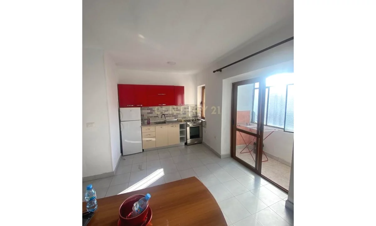 Shtepi ne shitje Apartament ne Tirane, 1+1, Mobilimi Bosh, pa mobiluar, Pagesa 137,000  Euro.