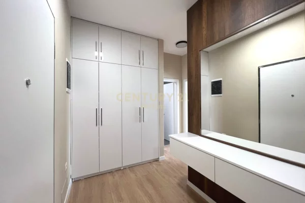 Shtepi me qera Apartament ne Tirane, 2+1, Mobilimi E mobiluar, Pagesa 1,800  Euro.