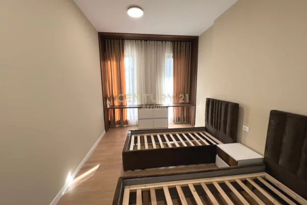 Shtepi me qera Apartament ne Tirane, 2+1, Mobilimi E mobiluar, Pagesa 1,800  Euro.