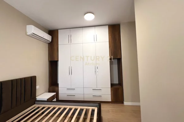 Shtepi me qera Apartament ne Tirane, 2+1, Mobilimi E mobiluar, Pagesa 1,800  Euro.